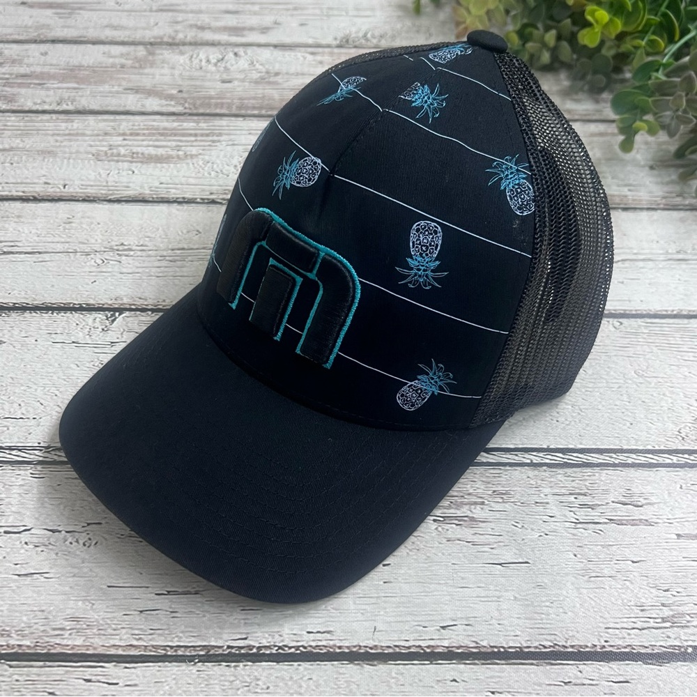 Travis Mathew Hat Snapback Black Pineapple Summer Mesh Trucker Style Golf